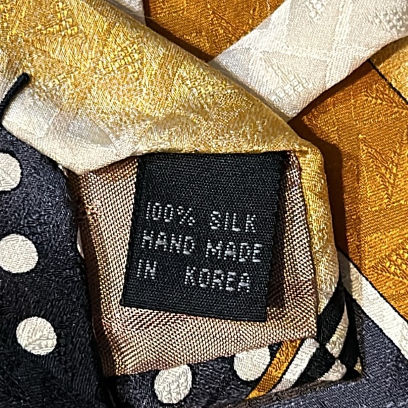 Van Heusen poplin wrinkle free men’s dress shirt with retro handmade silk tie - Picture 4 of 6